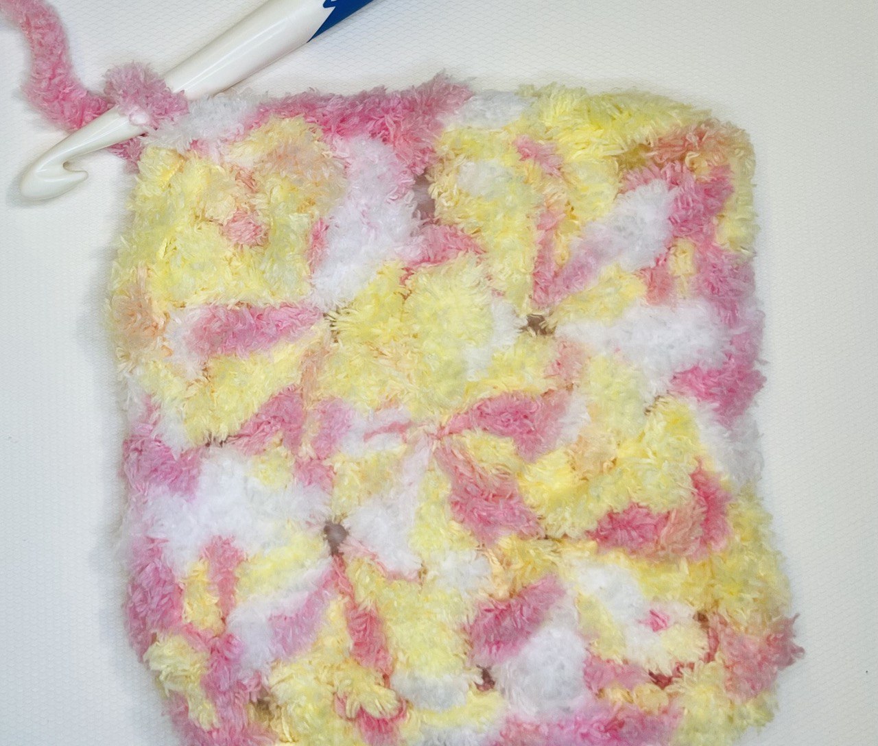how to crochet fast and easy baby blanket from chunky yarn