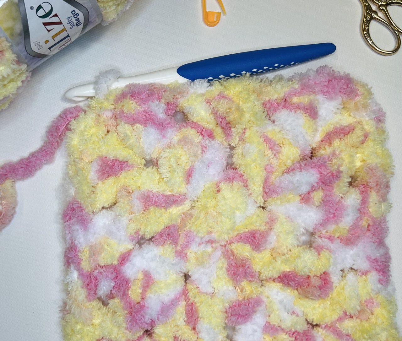how to crochet fast and easy baby blanket from chunky yarn